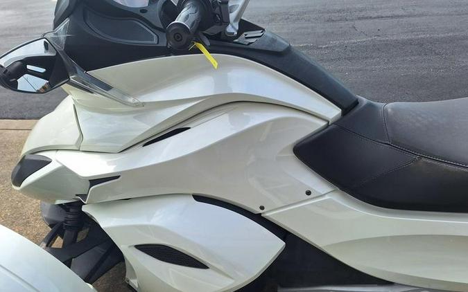 2014 Can-Am® Spyder® ST SE5