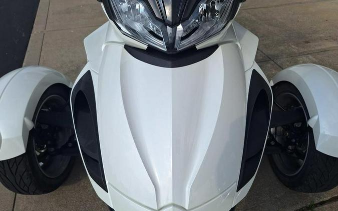 2014 Can-Am® Spyder® ST SE5