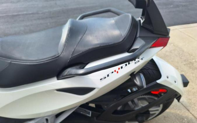 2014 Can-Am® Spyder® ST SE5