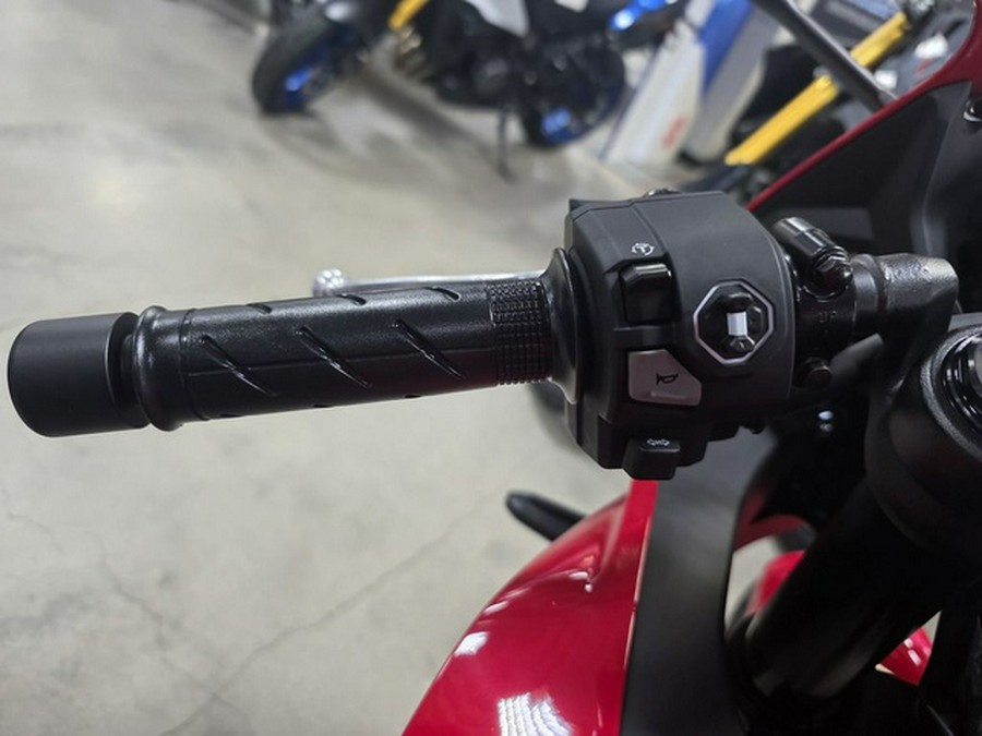 2026 Honda CBR650R E-Clutch