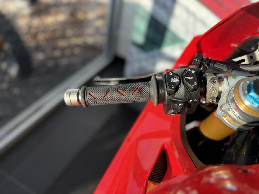 2024 Ducati Panigale V4 Bautista 2022 World Champion Replica RED
