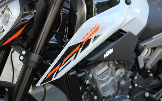 2023 KTM 790 Duke