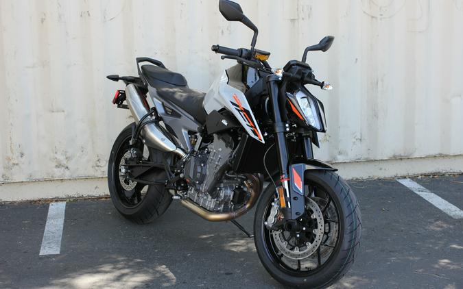 2023 KTM 790 Duke