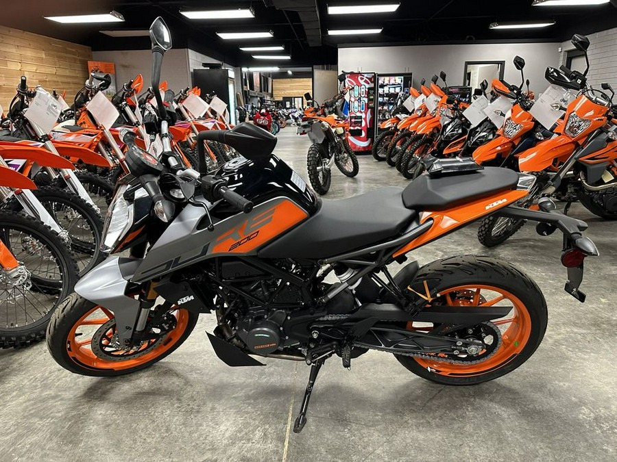 2023 KTM 200 Duke