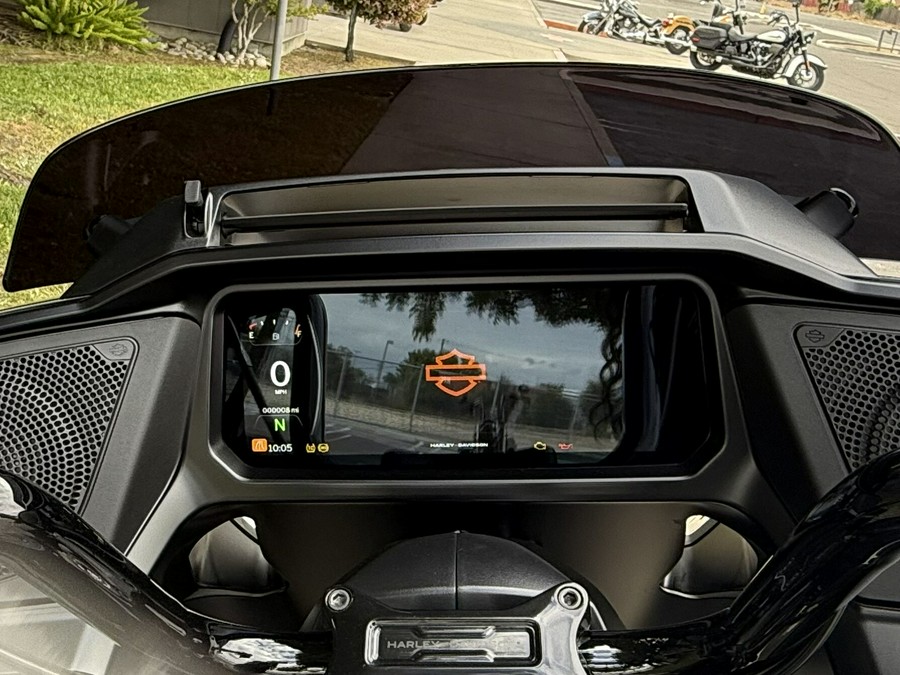 FLTRX 2025 Road Glide™