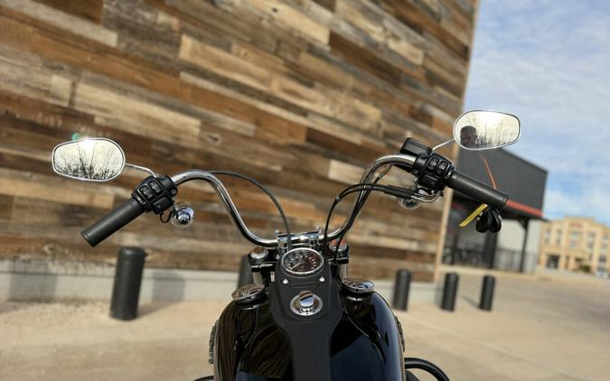 2014 Harley-Davidson® Street Bob® Black