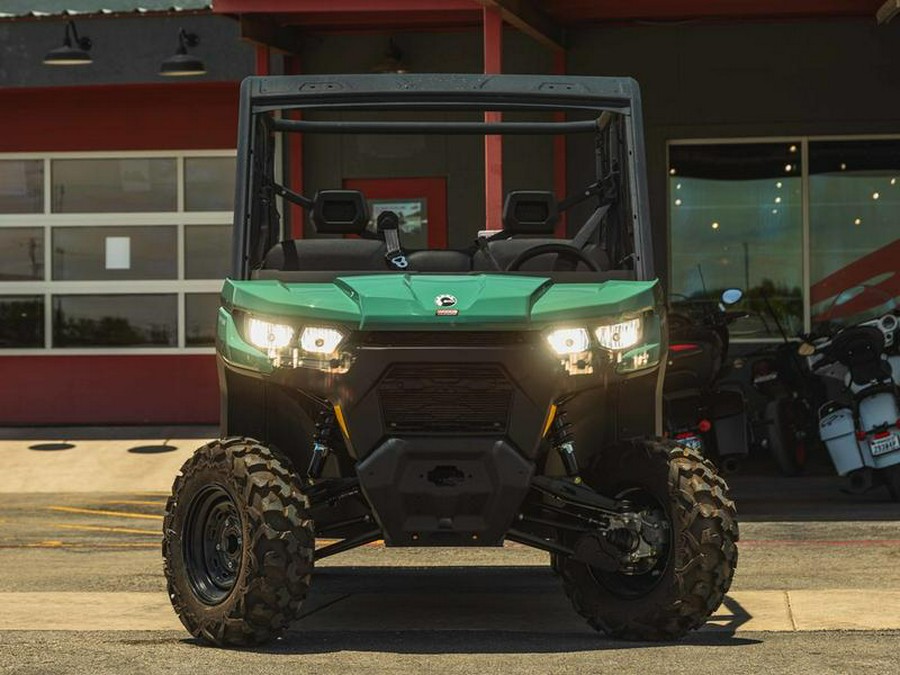 2025 Can-Am® Defender MAX HD7