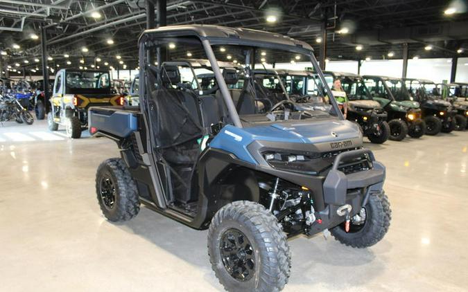 2026 Can-Am® SSV DEF XT 65 HD11 BE 26