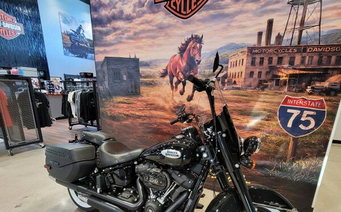2024 Harley-Davidson® Heritage Classic Vivid Black - Black Finish