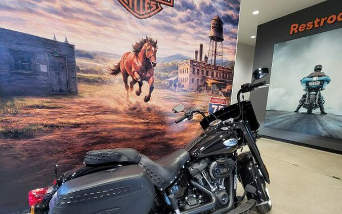 2024 Harley-Davidson® Heritage Classic Vivid Black - Black Finish