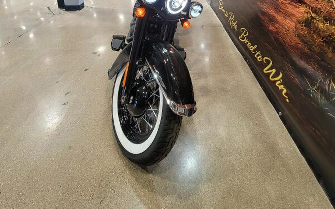2024 Harley-Davidson® Heritage Classic Vivid Black - Black Finish