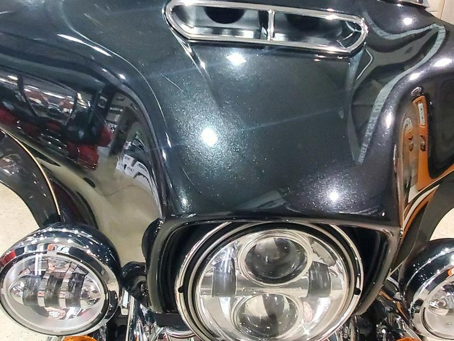 2018 Harley-Davidson® FLHTCUTG - Tri Glide® Ultra