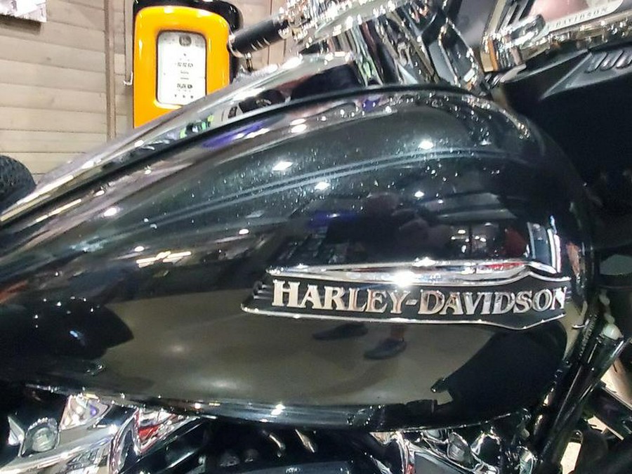 2018 Harley-Davidson® FLHTCUTG - Tri Glide® Ultra