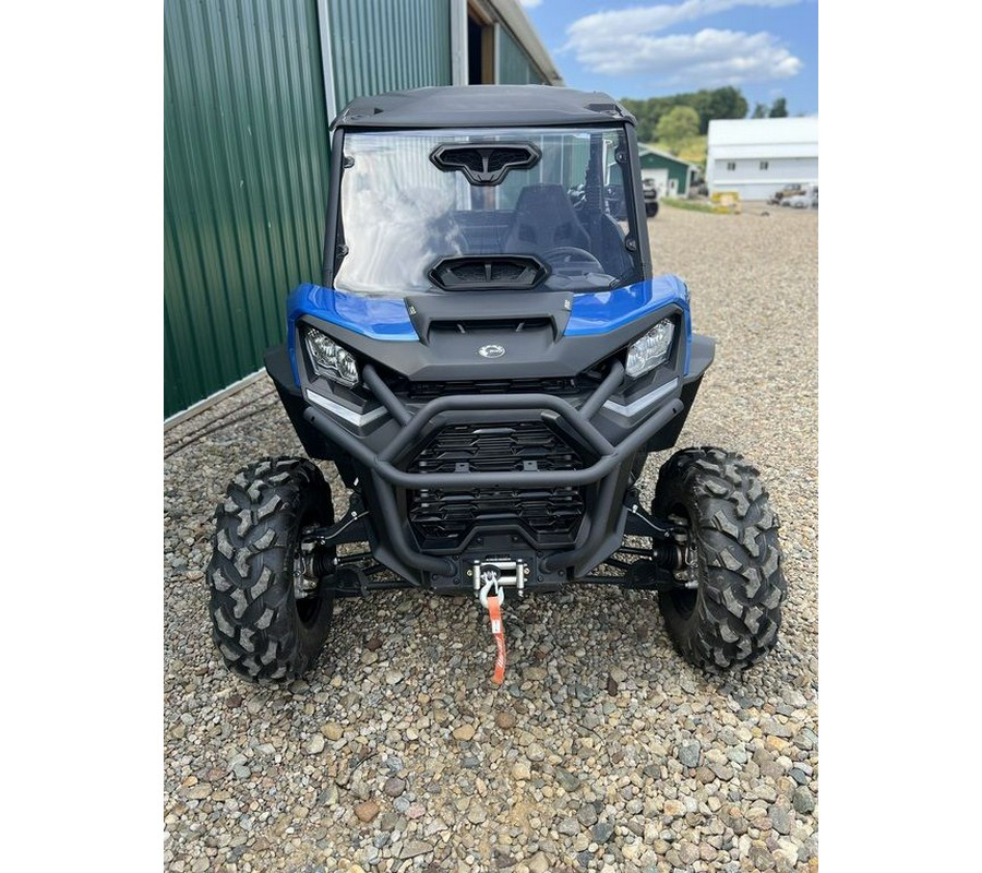 2023 Can-Am® Commander XT 700