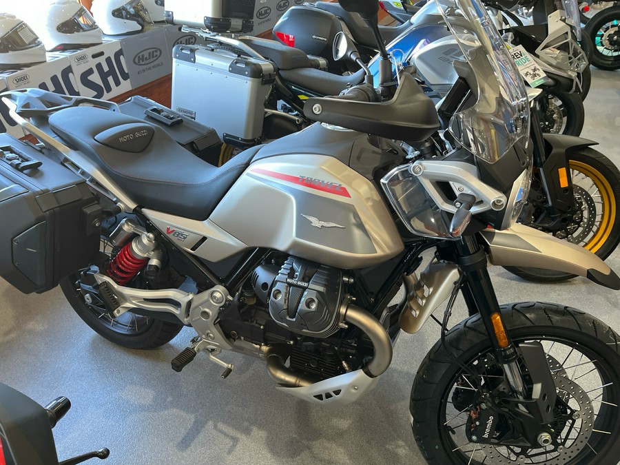 2025 Moto Guzzi V85 TT Travel