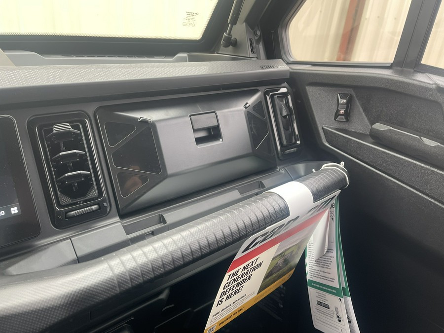 2026 Can-Am Defender MAX Limited HD11