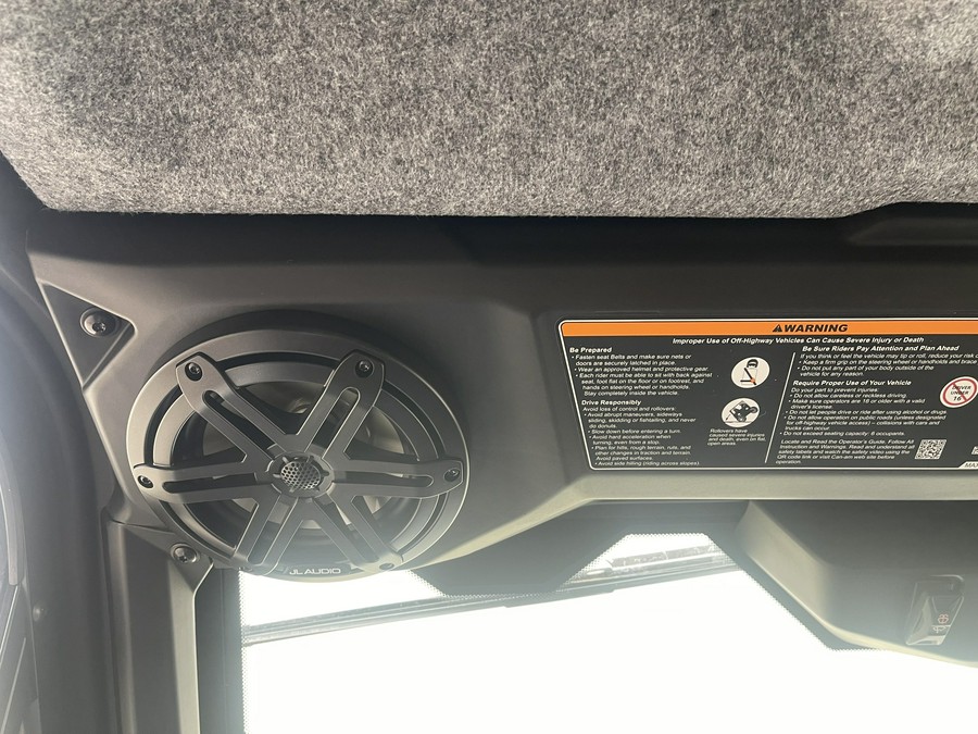 2026 Can-Am Defender MAX Limited HD11