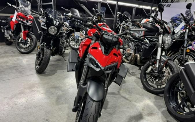 2023 Ducati Streetfighter V4