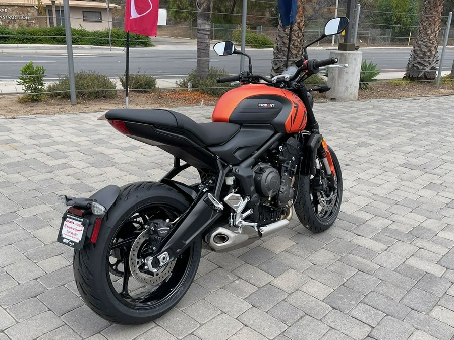 2023 Triumph Trident 660 Matte Baja Orange / Matte Storm Grey