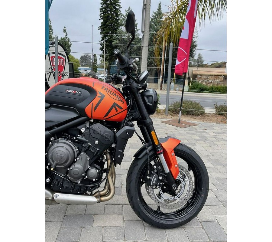 2023 Triumph Trident 660 Matte Baja Orange / Matte Storm Grey