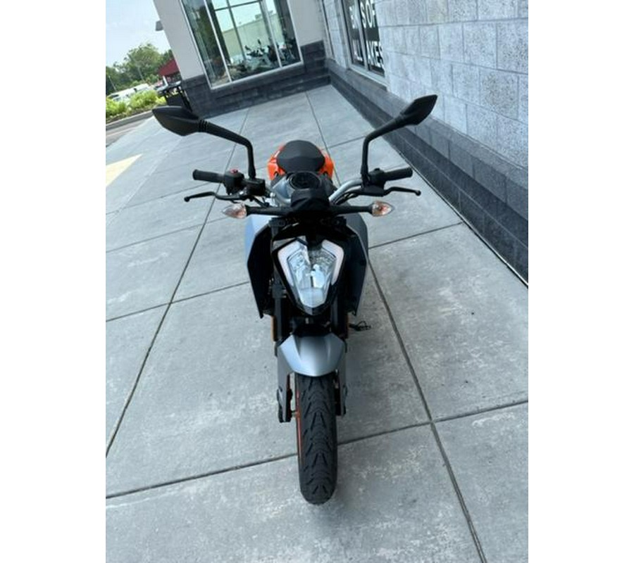 2023 KTM 200 Duke