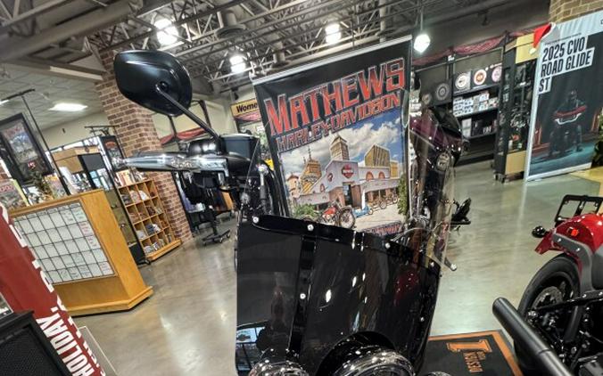 2025 Harley-Davidson® Heritage Classic Iron Horse Metallic w/Laced Wheels