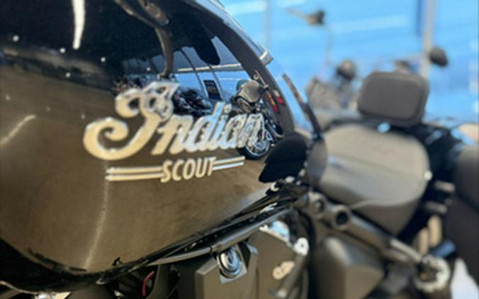 2025 Indian Scout Classic Limited +Tech Black Metallic
