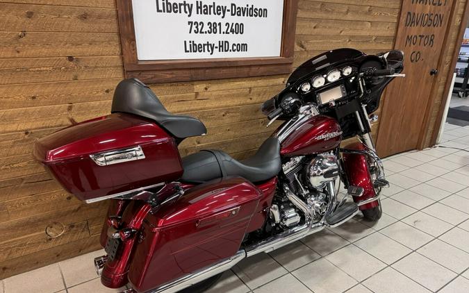 2016 Harley-Davidson® Street Glide® Special Velocity Red Sunglo FLHXS