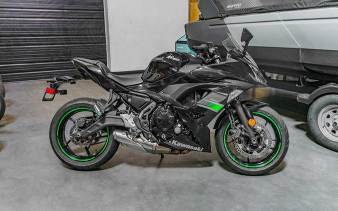 2019 Kawasaki Ninja 650 ABS Metallic Spark Black