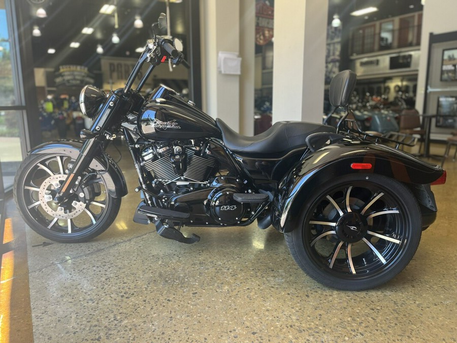 2023 Harley-Davidson Freewheeler Black