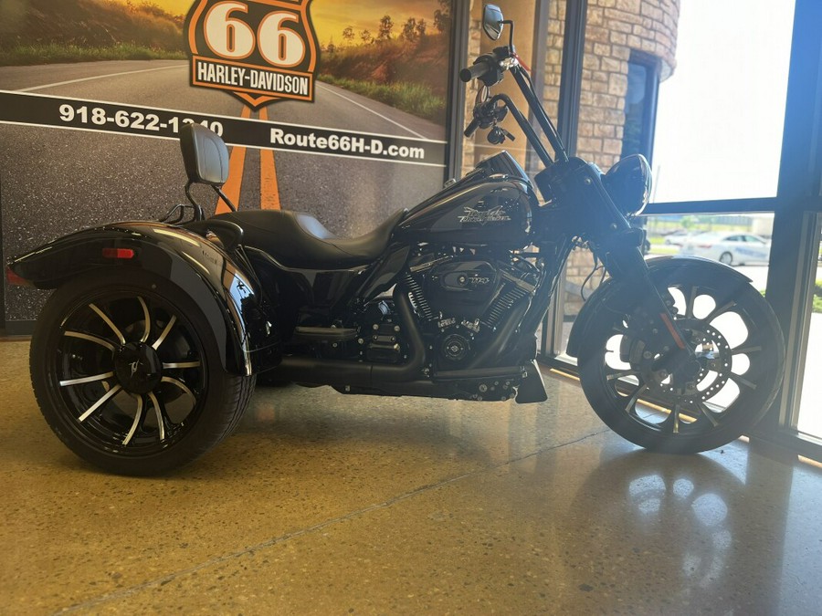 2023 Harley-Davidson Freewheeler Black