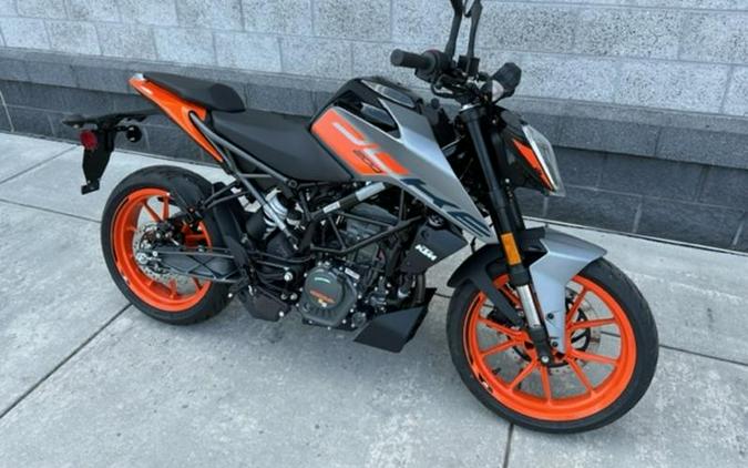 2023 KTM 200 Duke