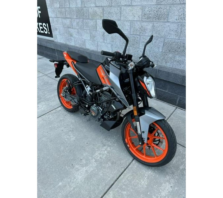 2023 KTM 200 Duke