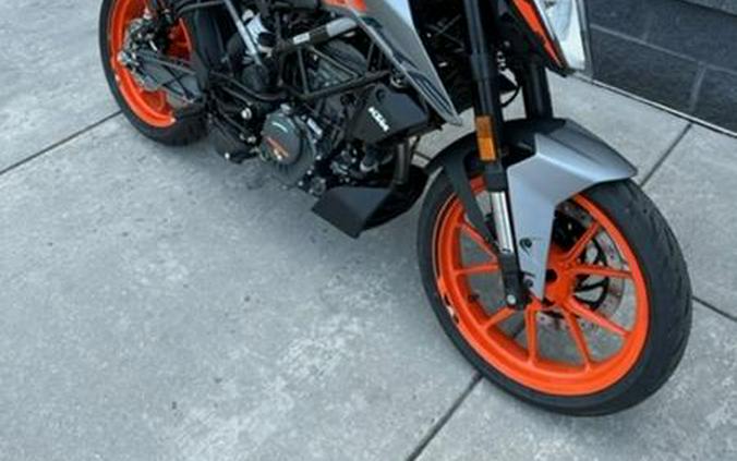 2023 KTM 200 Duke