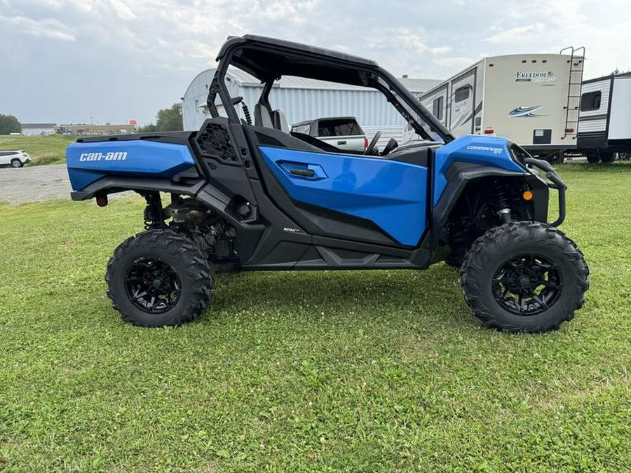 2023 Can-Am® Commander XT 700