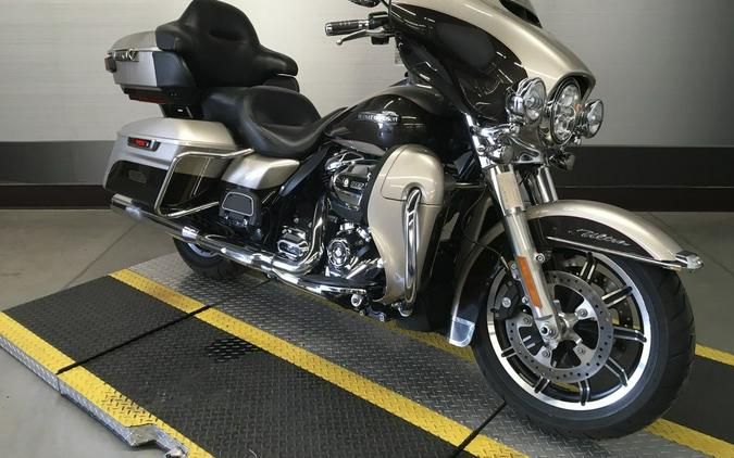2018 Harley-Davidson® FLHTCU - Electra Glide® Ultra Classic®
