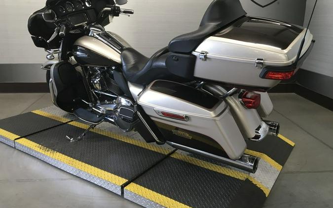 2018 Harley-Davidson® FLHTCU - Electra Glide® Ultra Classic®