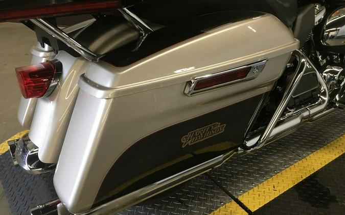 2018 Harley-Davidson® FLHTCU - Electra Glide® Ultra Classic®