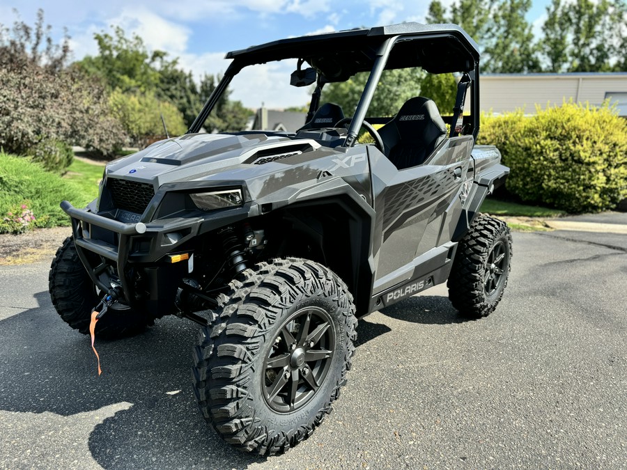 2025 Polaris Industries GENERAL XP 1000 ULTIMATE