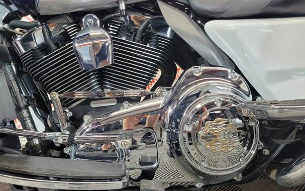 2015 Harley Davidson Triglide Flhtcutg