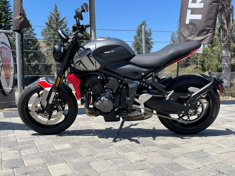 2023 Triumph Trident 660 Silver Ice Diablo Red