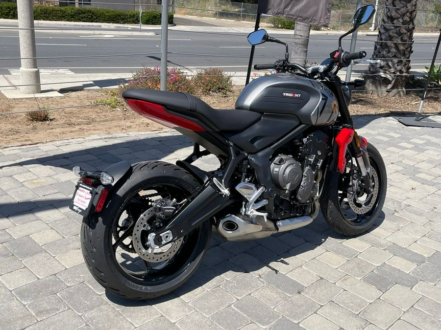 2023 Triumph Trident 660 Silver Ice Diablo Red