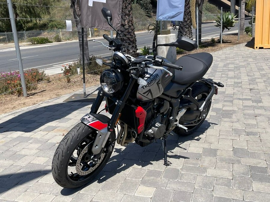 2023 Triumph Trident 660 Silver Ice Diablo Red