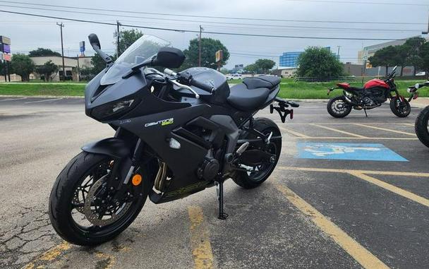 2025 Triumph Daytona 660 Satin Granite/Satin Black