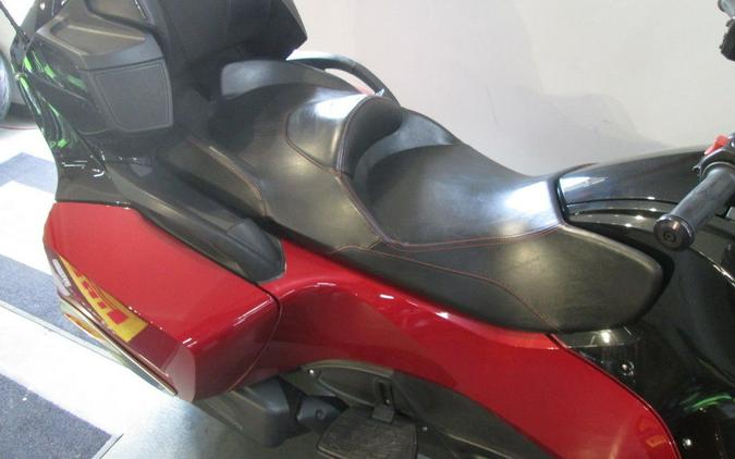 2015 Can-Am® Spyder® RT-S Special Series 6-Speed Semi-Automatic (SE6)