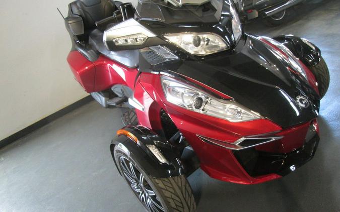 2015 Can-Am® Spyder® RT-S Special Series 6-Speed Semi-Automatic (SE6)