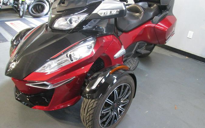 2015 Can-Am® Spyder® RT-S Special Series 6-Speed Semi-Automatic (SE6)