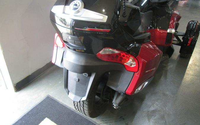 2015 Can-Am® Spyder® RT-S Special Series 6-Speed Semi-Automatic (SE6)