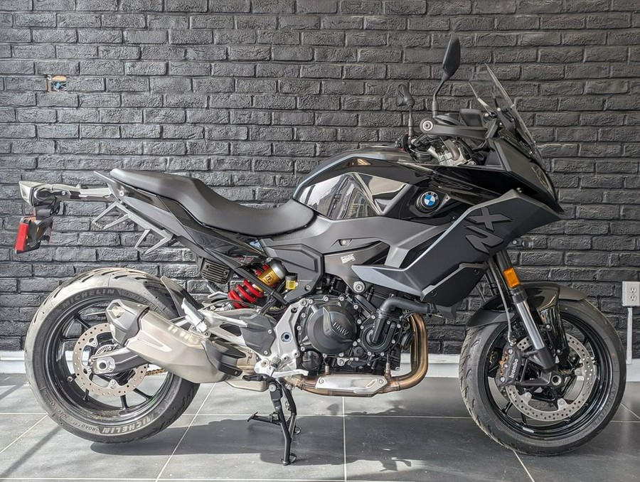 2023 BMW F 900 XR Triple Black