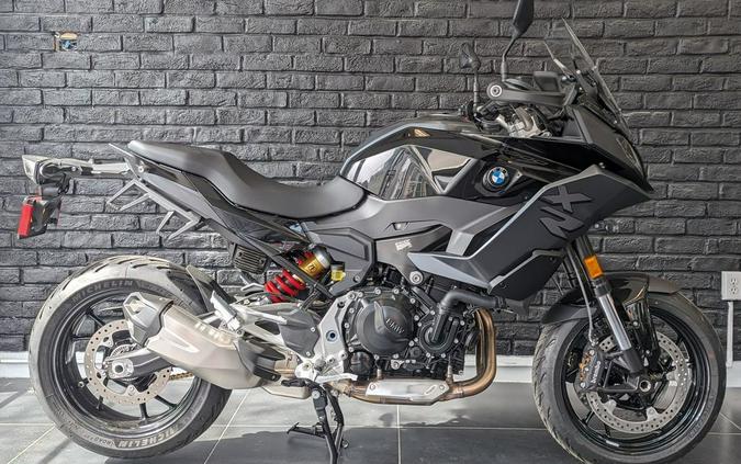 2023 BMW F 900 XR Triple Black